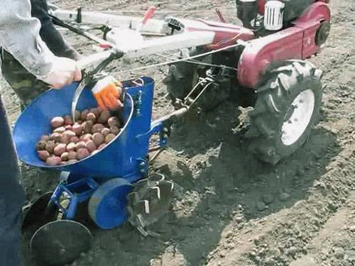 Как настроить мотоблок для посадки картофеля