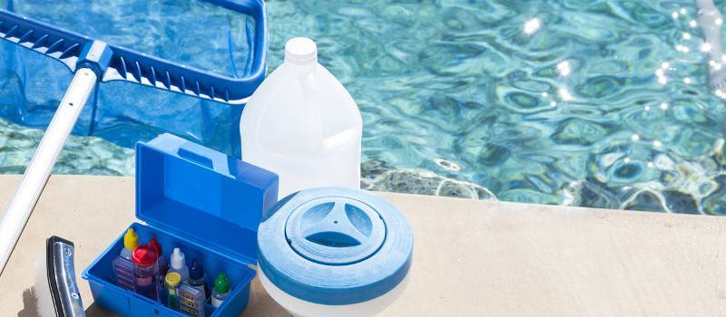 Как почистить бассейн, не сливая воду, в домашних условиях: лучшие способы