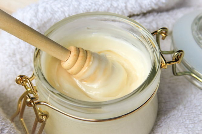 Мед с маточным молочком: полезные свойства, применение, фото, как отличить подделку