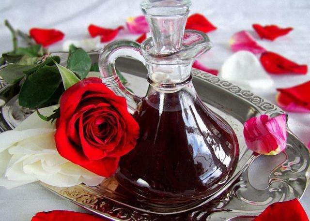 Роза флорибунда амбер квин — янтарные брызги и аромат лимона