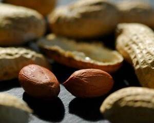 Польза и вред сырого арахиса для женщин, мужчин, детей