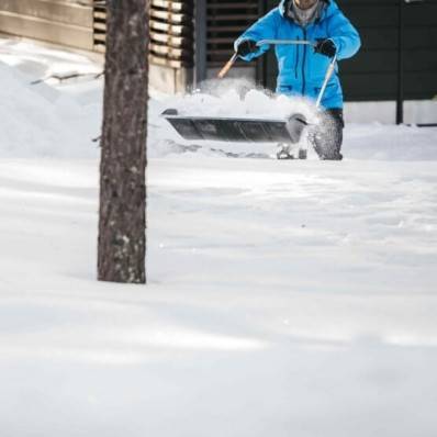 Скрепер для уборки снега: выбор лопаты, где лучшие цены