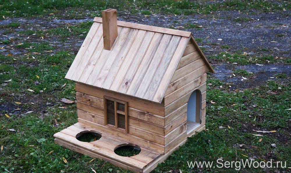 Как построить будку для собаки своими руками из подручных материалов